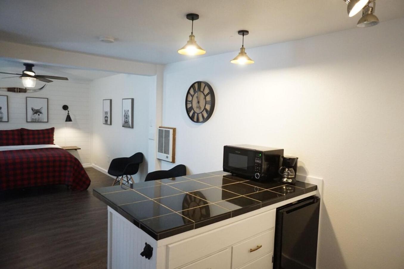 Bear Cave- Pet Friendly Suite In Shaver Lake Bagian luar foto