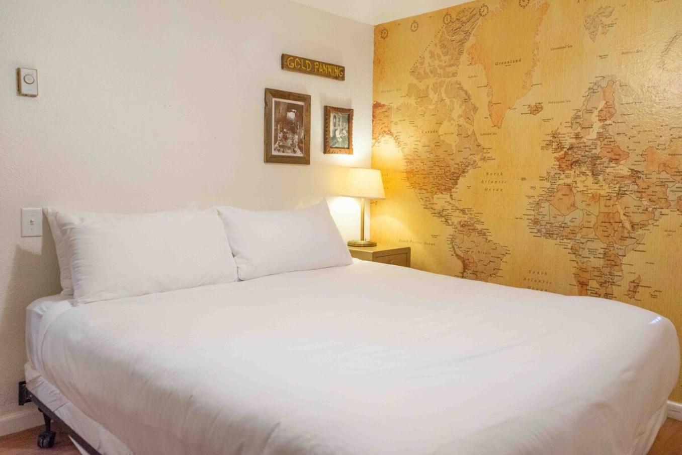 Bear Cave- Pet Friendly Suite In Shaver Lake Bagian luar foto
