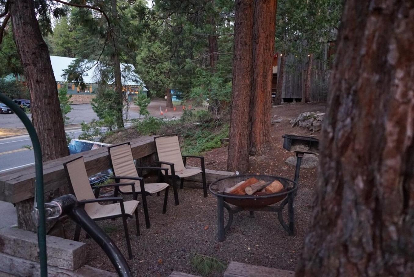 Bear Cave- Pet Friendly Suite In Shaver Lake Bagian luar foto