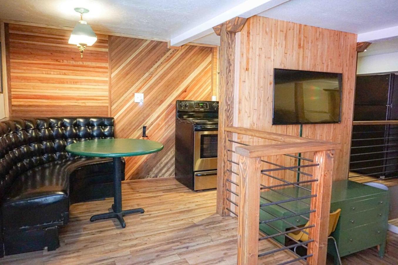 Bear Cave- Pet Friendly Suite In Shaver Lake Bagian luar foto