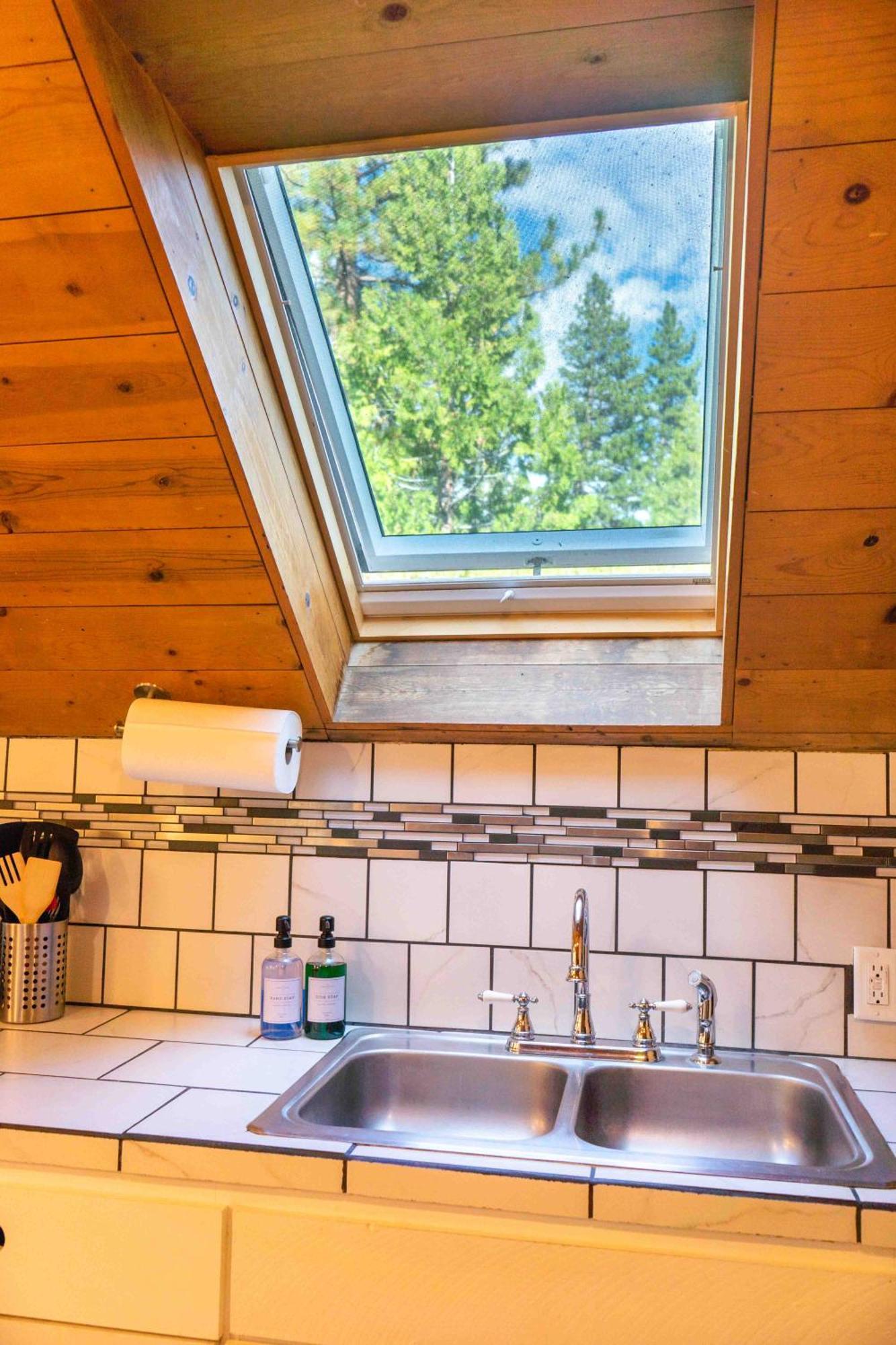Bear Cave- Pet Friendly Suite In Shaver Lake Bagian luar foto