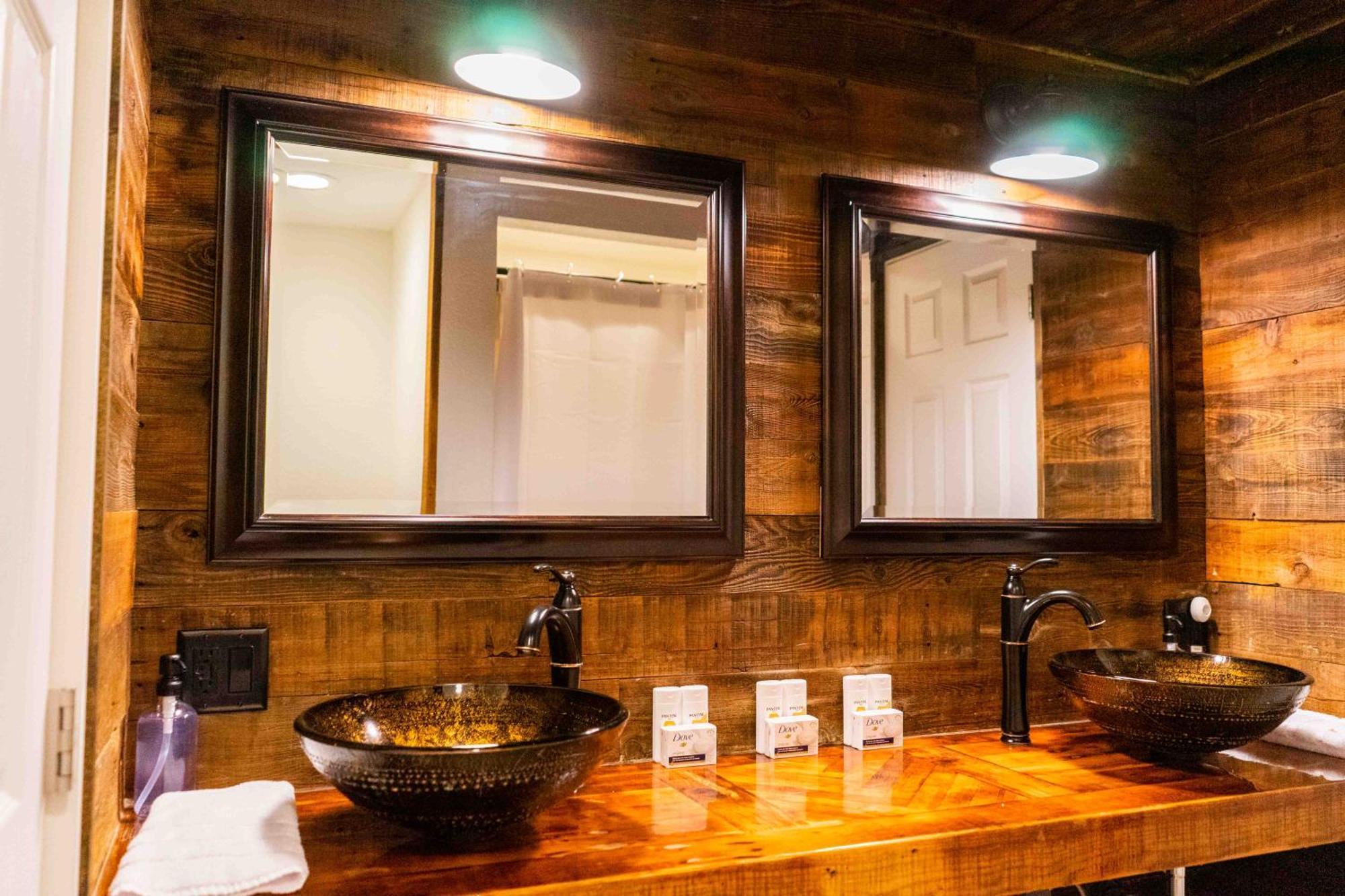 Bear Cave- Pet Friendly Suite In Shaver Lake Bagian luar foto