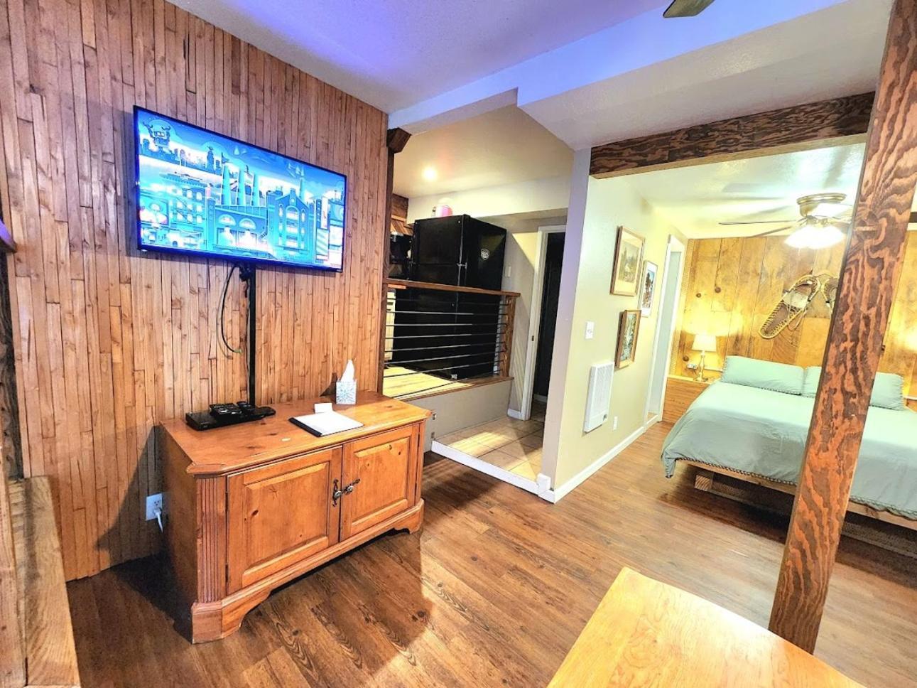 Bear Cave- Pet Friendly Suite In Shaver Lake Bagian luar foto
