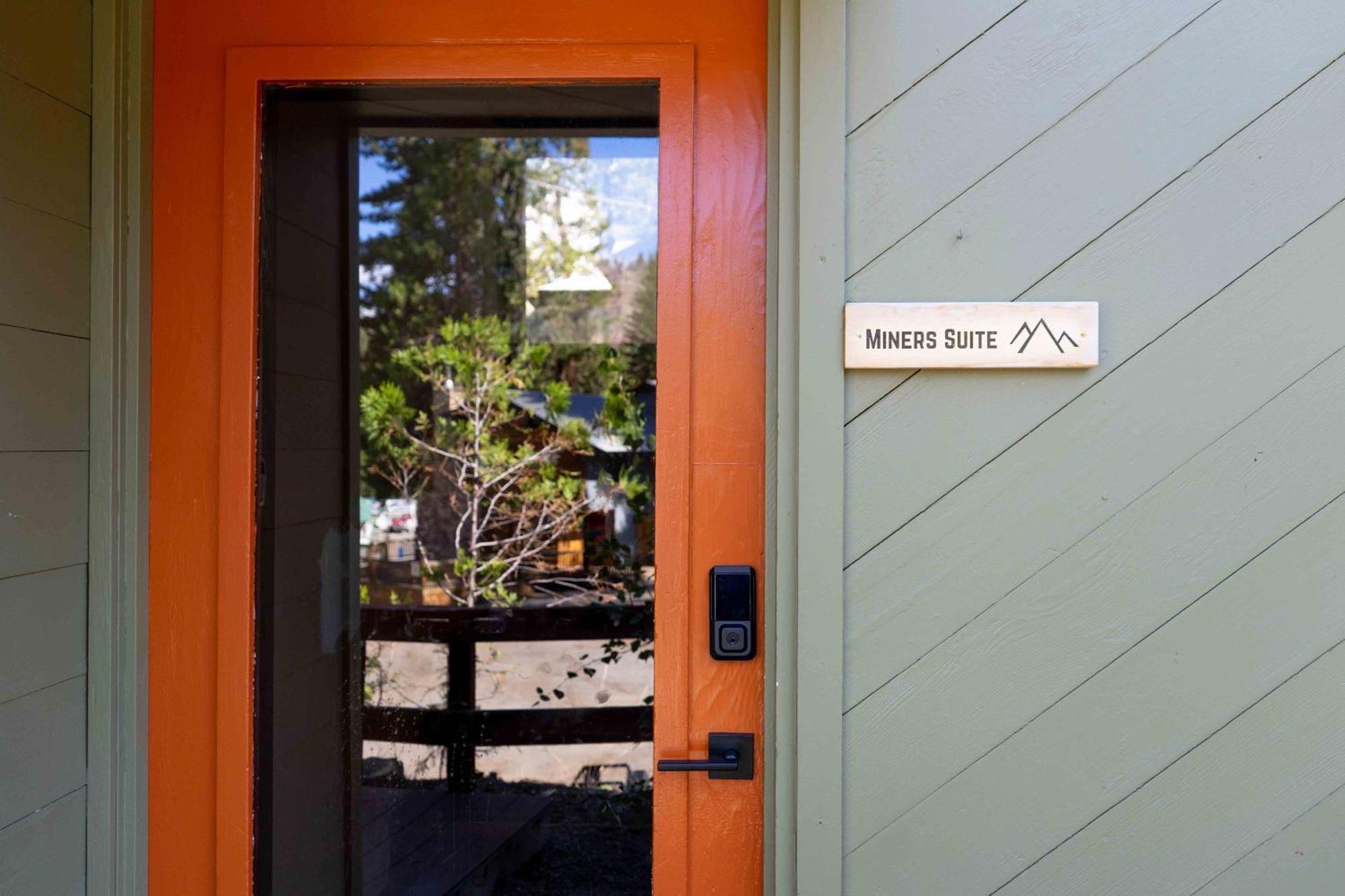 Bear Cave- Pet Friendly Suite In Shaver Lake Bagian luar foto