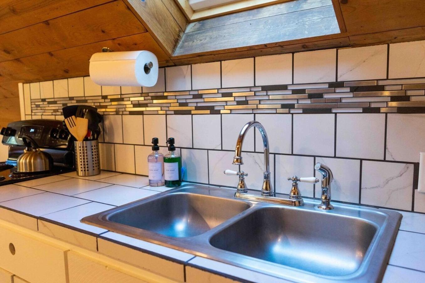 Bear Cave- Pet Friendly Suite In Shaver Lake Bagian luar foto