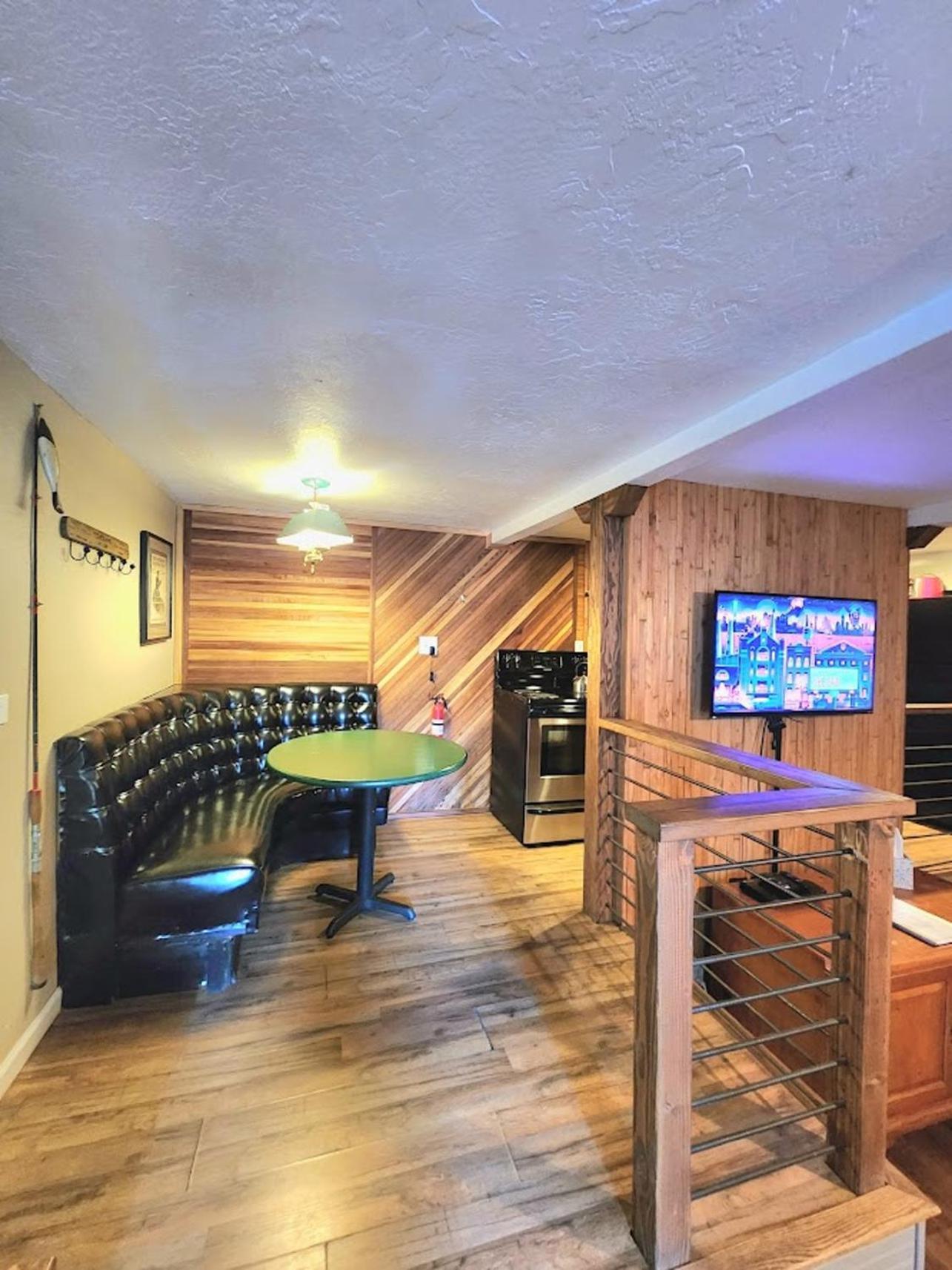Bear Cave- Pet Friendly Suite In Shaver Lake Bagian luar foto